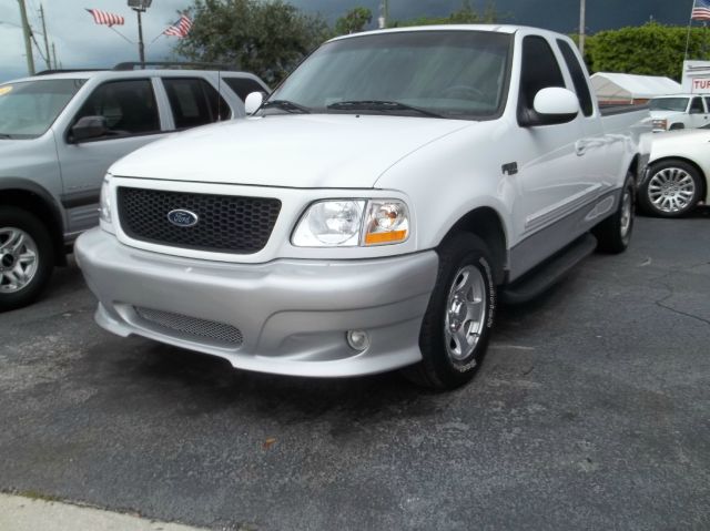 Ford F150 2001 photo 2