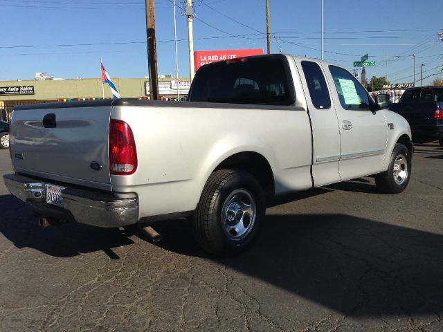 Ford F150 2001 photo 1