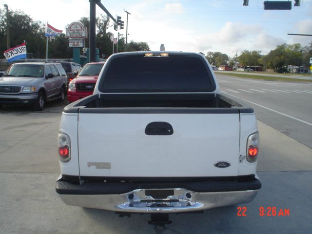 Ford F150 SL Short Bed 2WD Pickup Truck