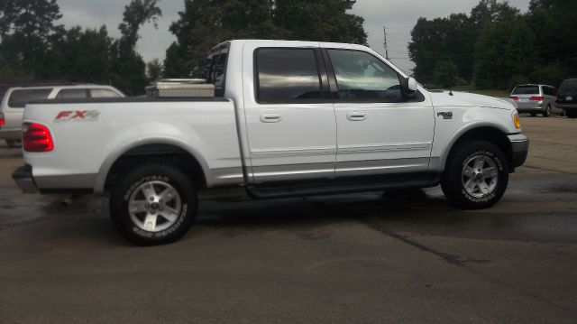 Ford F150 LT Crew Cab Pickup Truck