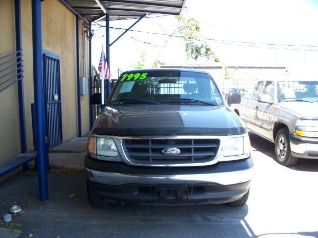 Ford F150 2002 photo 2