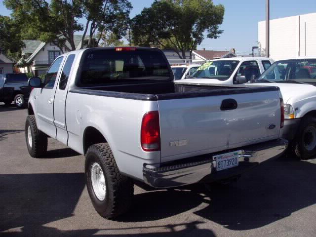 Ford F150 2002 photo 1