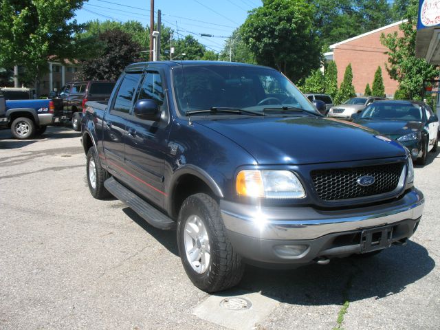 Ford F150 LT Crew Cab Pickup Truck