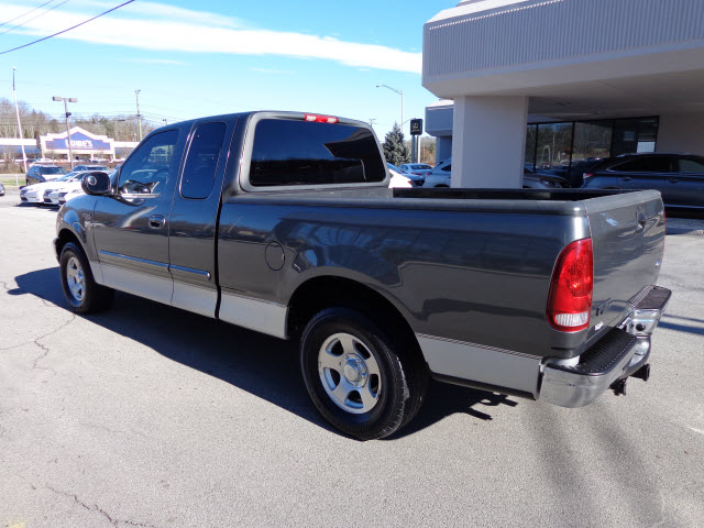 Ford F150 2002 photo 2