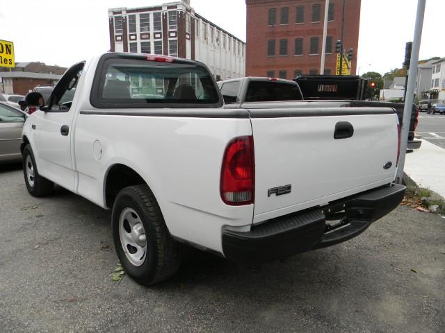 Ford F150 2002 photo 2