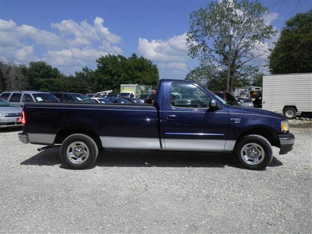 Ford F150 2002 photo 2