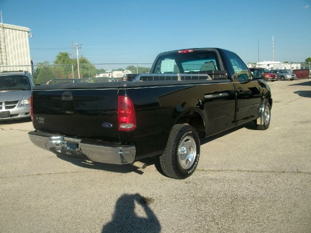 Ford F150 Low Miles Great Gas Milage Pickup Truck