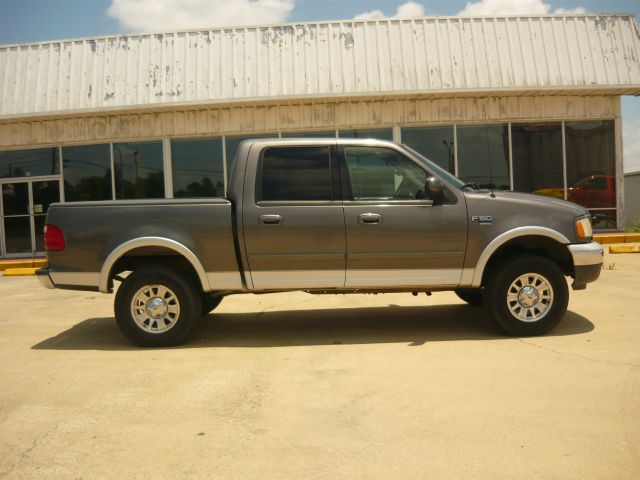 Ford F150 LT Crew Cab Pickup Truck