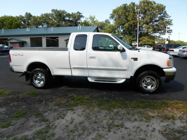 Ford F150 SLT 1 Ton Dually 4dr 35 Pickup Truck