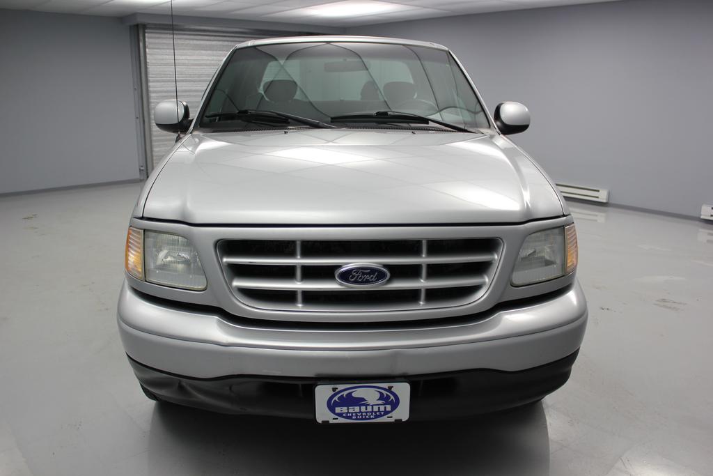 Ford F150 2002 photo 2