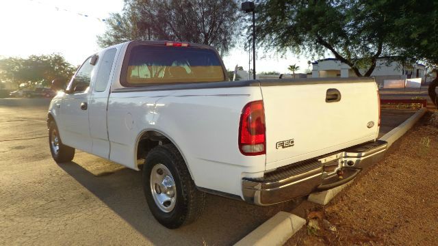 Ford F150 2.4 LX Pickup Truck