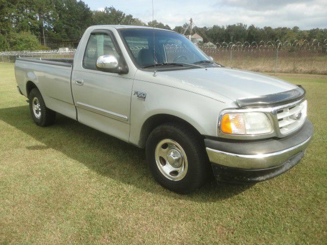 Ford F150 2002 photo 0