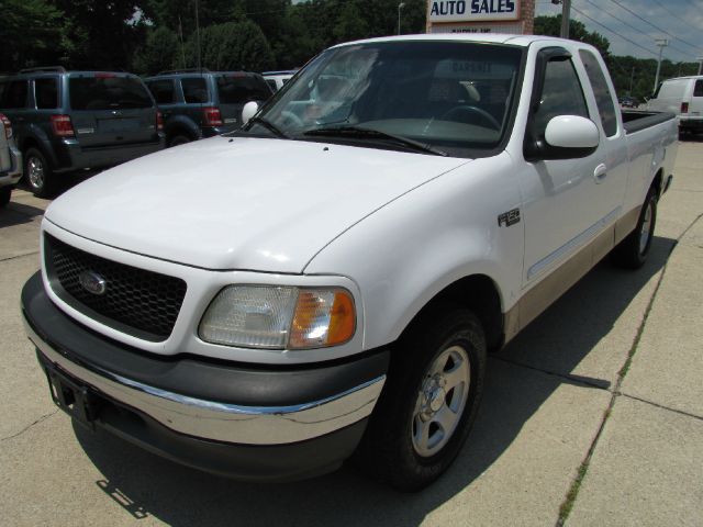 Ford F150 LT Z-71 Crew Cab 4x4 Pickup Truck