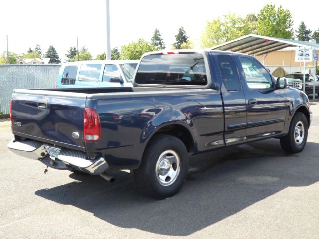 Ford F150 LT Z-71 Crew Cab 4x4 Pickup Truck