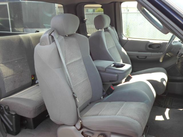 Ford F150 2002 photo 1