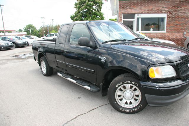 Ford F150 LT Z-71 Crew Cab 4x4 Pickup Truck