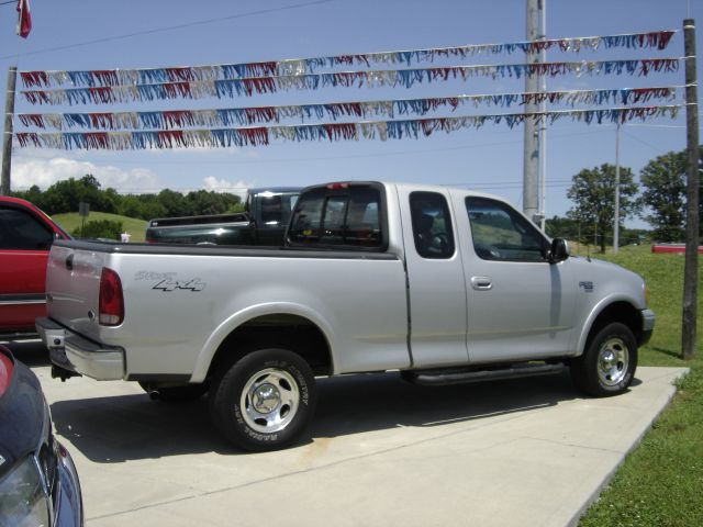 Ford F150 2002 photo 2