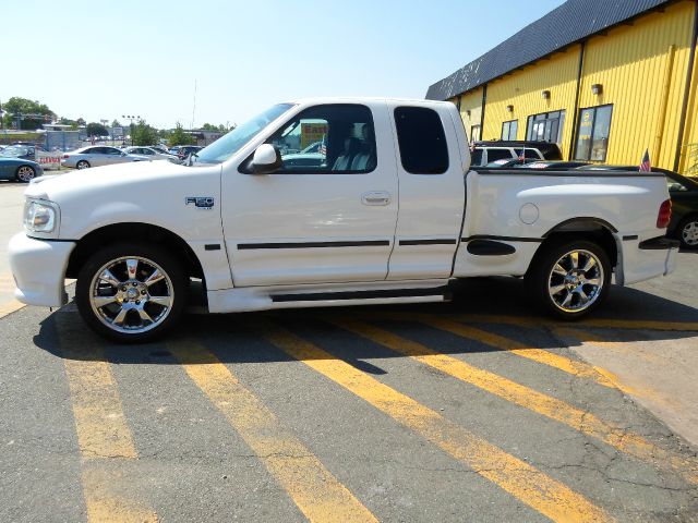 Ford F150 2003 photo 2