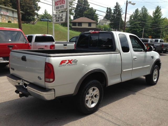 Ford F150 XL 2WD Reg Cab Pickup Truck