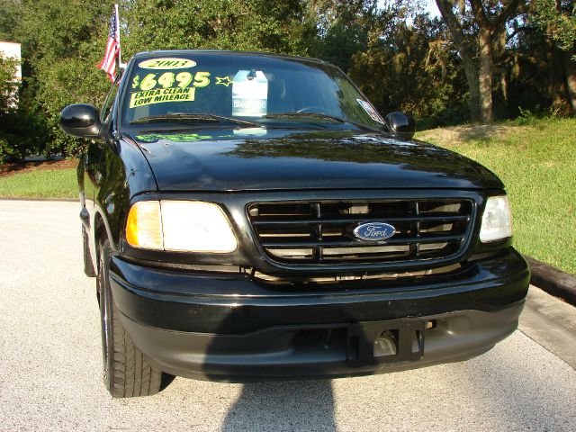 Ford F150 2003 photo 2