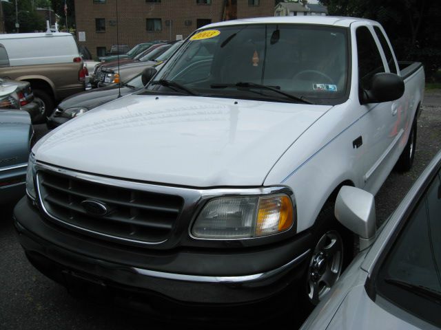 Ford F150 2003 photo 2