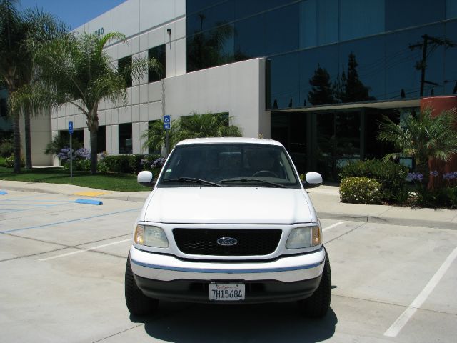 Ford F150 2003 photo 2