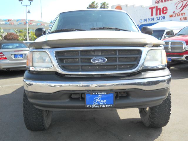 Ford F150 2003 photo 2