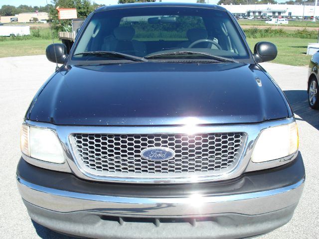 Ford F150 2003 photo 2