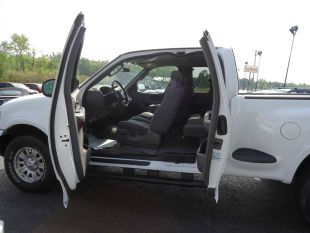 Ford F150 2003 photo 2