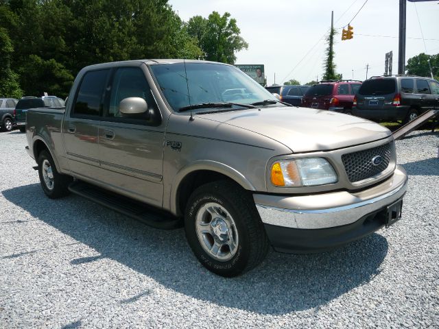 Ford F150 Club Cab 131 WB Crew Cab Pickup