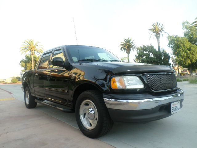 Ford F150 SL Short Bed 2WD Pickup Truck