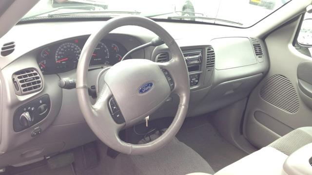 Ford F150 2003 photo 2