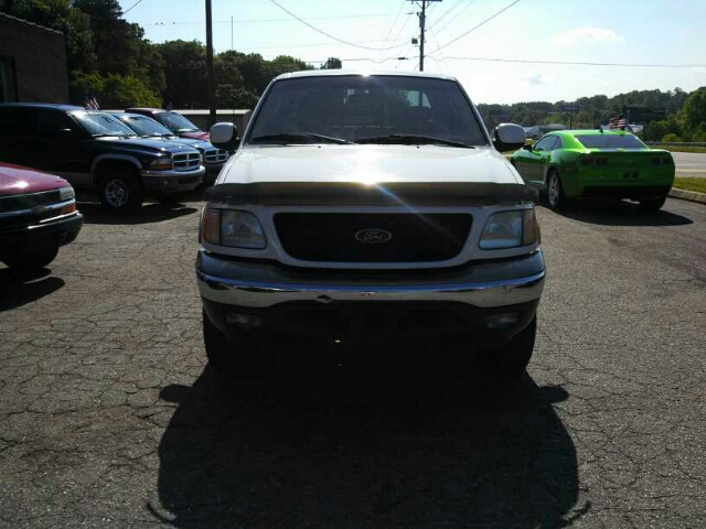 Ford F150 2003 photo 2