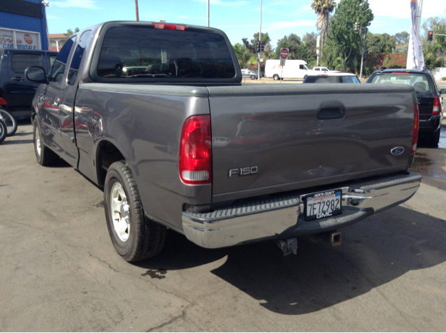 Ford F150 XLT Supercrew Short Bed 2WD Pickup Truck