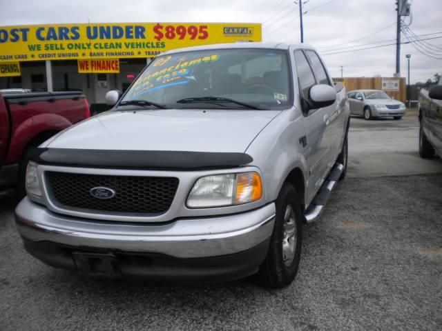 Ford F150 LT Crew Cab Pickup