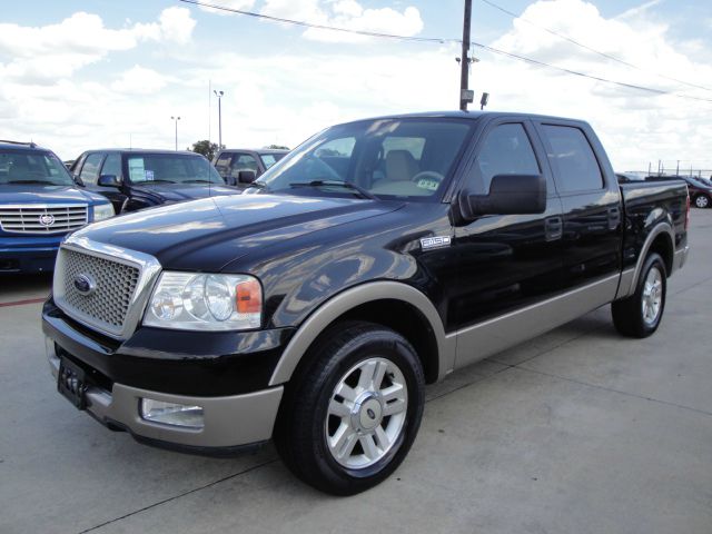 Ford F150 Club Cab 131 WB Pickup Truck