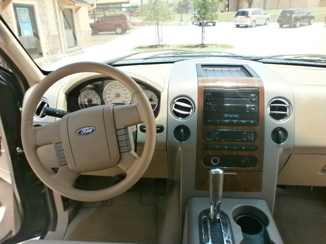 Ford F150 XLT Supercrew Short Bed 2WD Pickup Truck