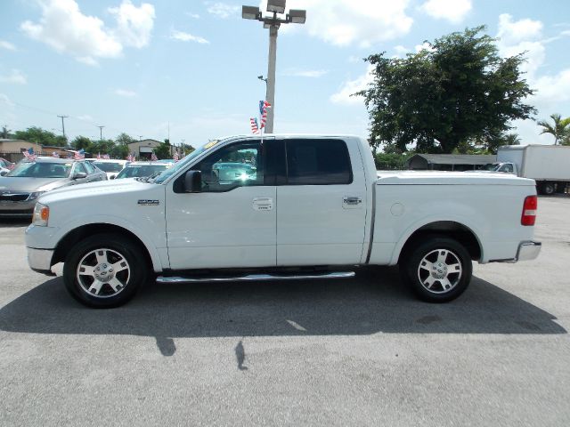 Ford F150 Club Cab 131 WB Pickup Truck