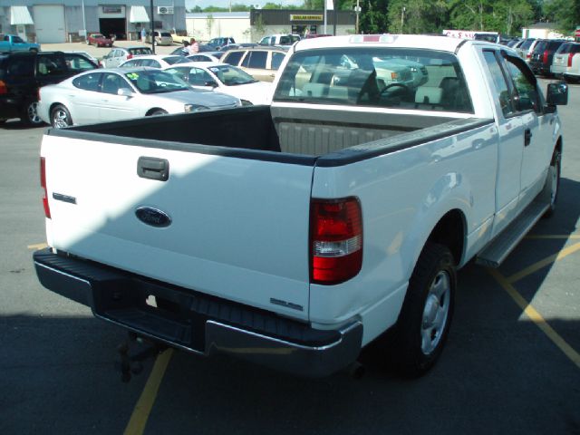 Ford F150 SLE- 4X4 Pickup Truck