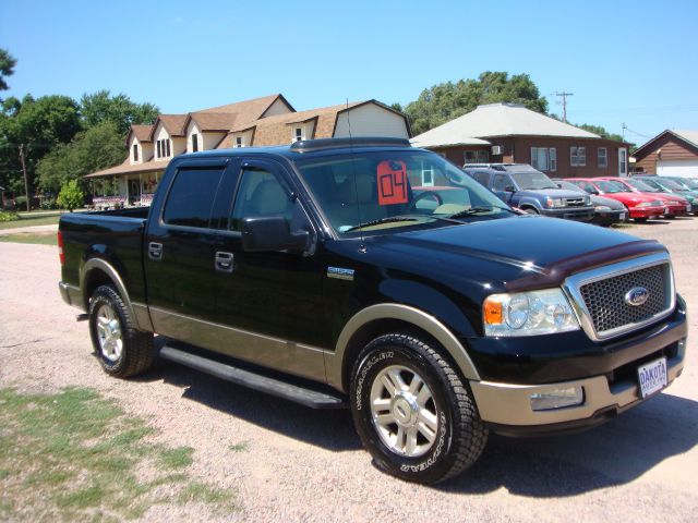 Ford F150 Club Cab 131 WB Pickup Truck