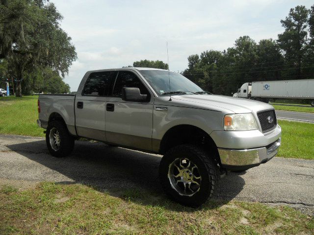 Ford F150 SL Short Bed 2WD Pickup Truck