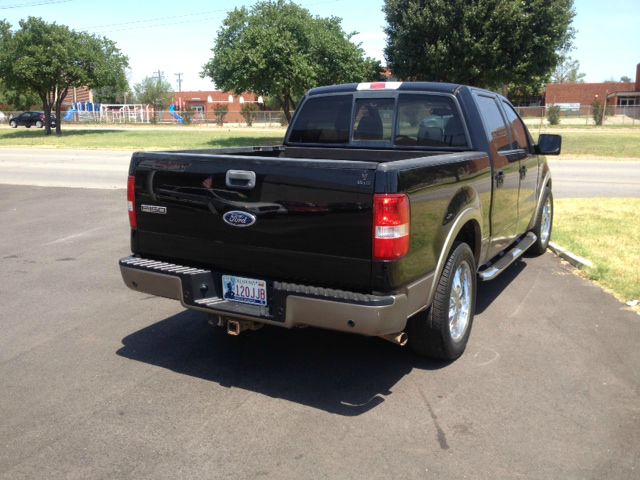 Ford F150 Club Cab 131 WB Pickup Truck