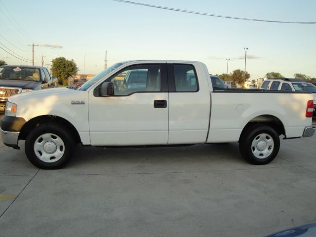 Ford F150 SLE- 4X4 Pickup Truck