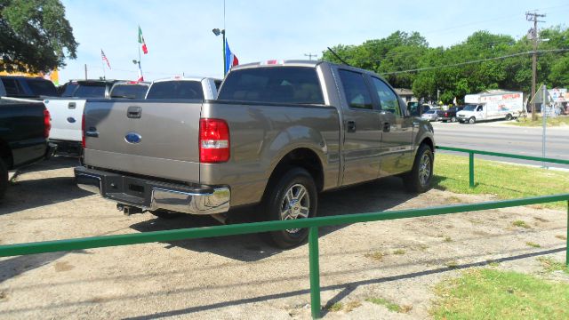 Ford F150 SL Short Bed 2WD Pickup Truck