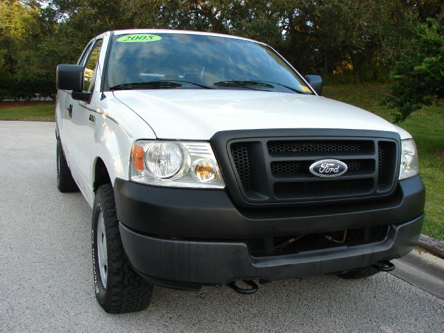 Ford F150 LT Crew Cab Pickup Truck