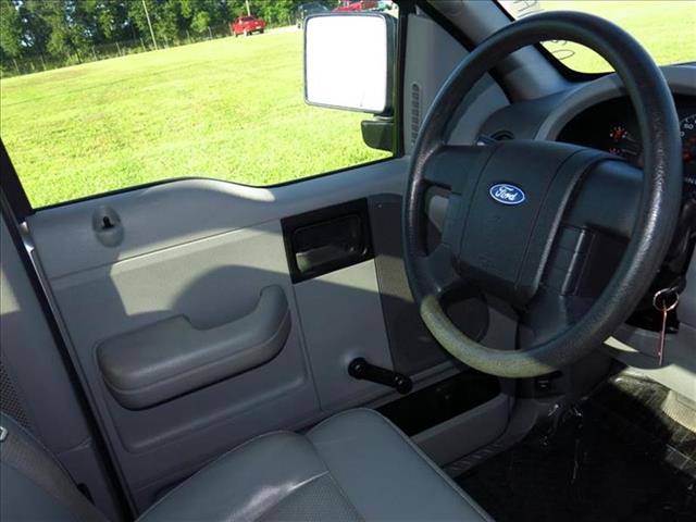 Ford F150 Crew Cab Short Box 2-wheel Drive SLE Pickup Truck