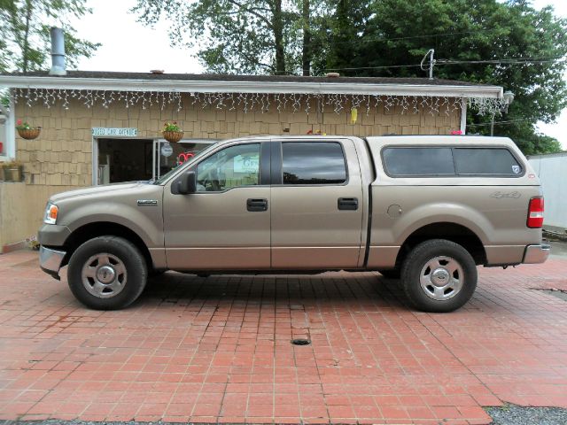 Ford F150 3500 REG CAB Pickup Truck