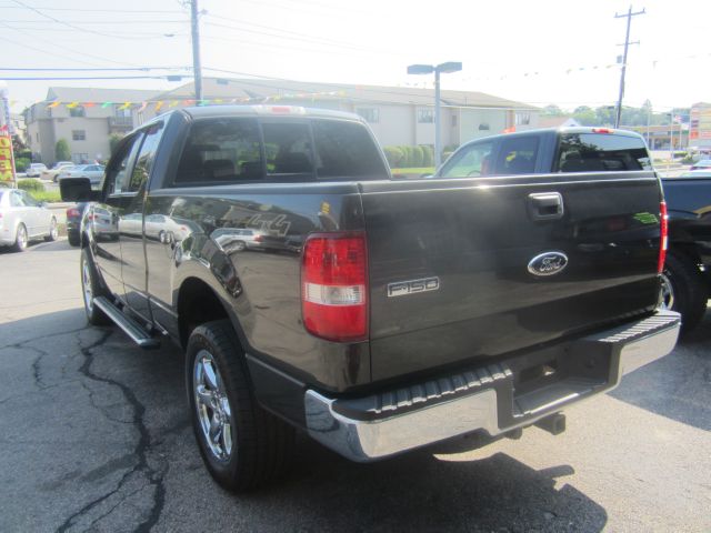 Ford F150 XL 2WD Reg Cab Pickup Truck