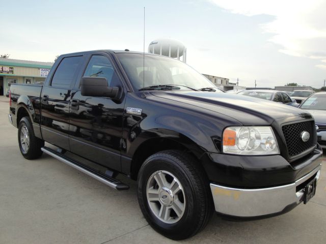 Ford F150 SL Short Bed 2WD Pickup Truck