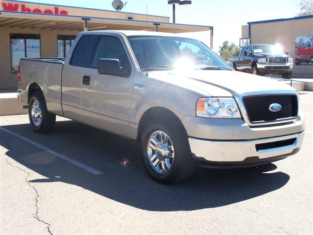 Ford F150 XLT Supercrew Short Bed 2WD Pickup Truck